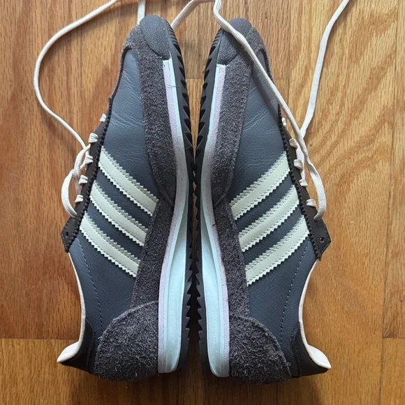 Adidas women’s SL 72 Sneaker Charcoal/Crystal Sand/Brown size 6.5 / 38 - Picture 5 of 10